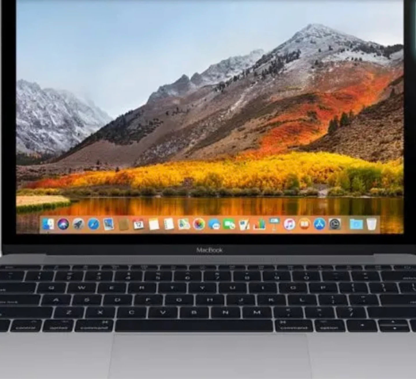 MacBook Laptop - photo 2