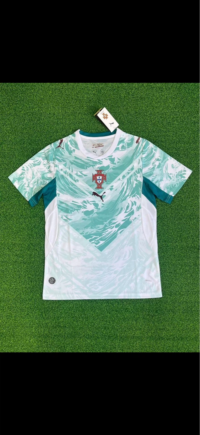 Ronaldo - Portugal Away - photo 2