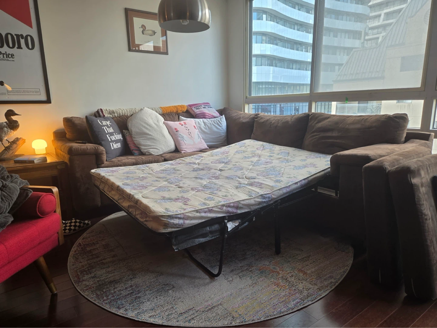 Brown sectional w pullout bed - photo 4