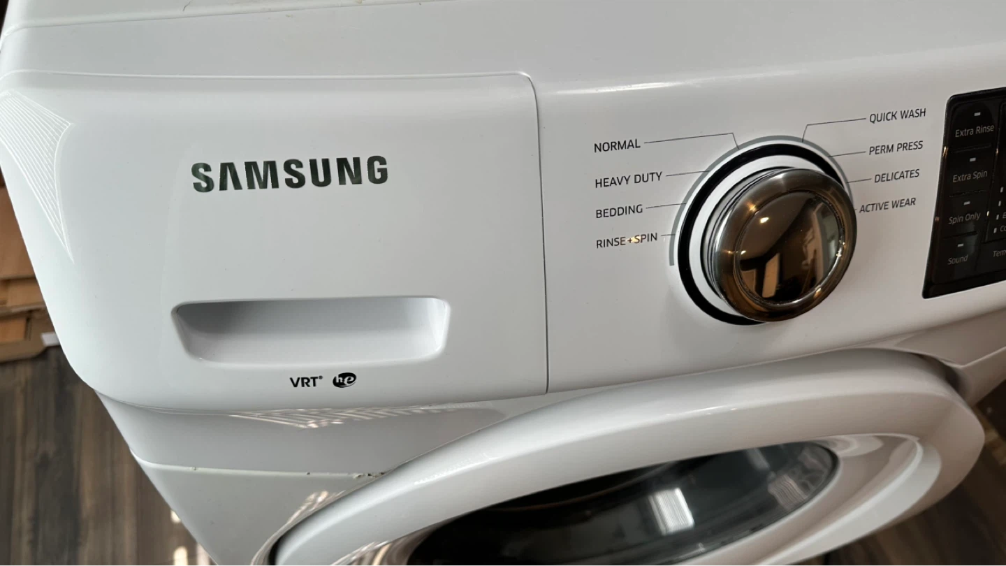 Samsung Washer + Moffat Dryer Set – Excellent Working Condition