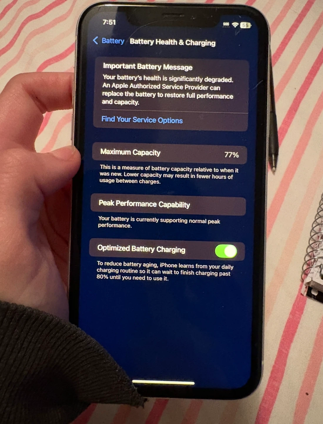 Apple iPhone XR - White 64 GB 77% battery health - photo 2