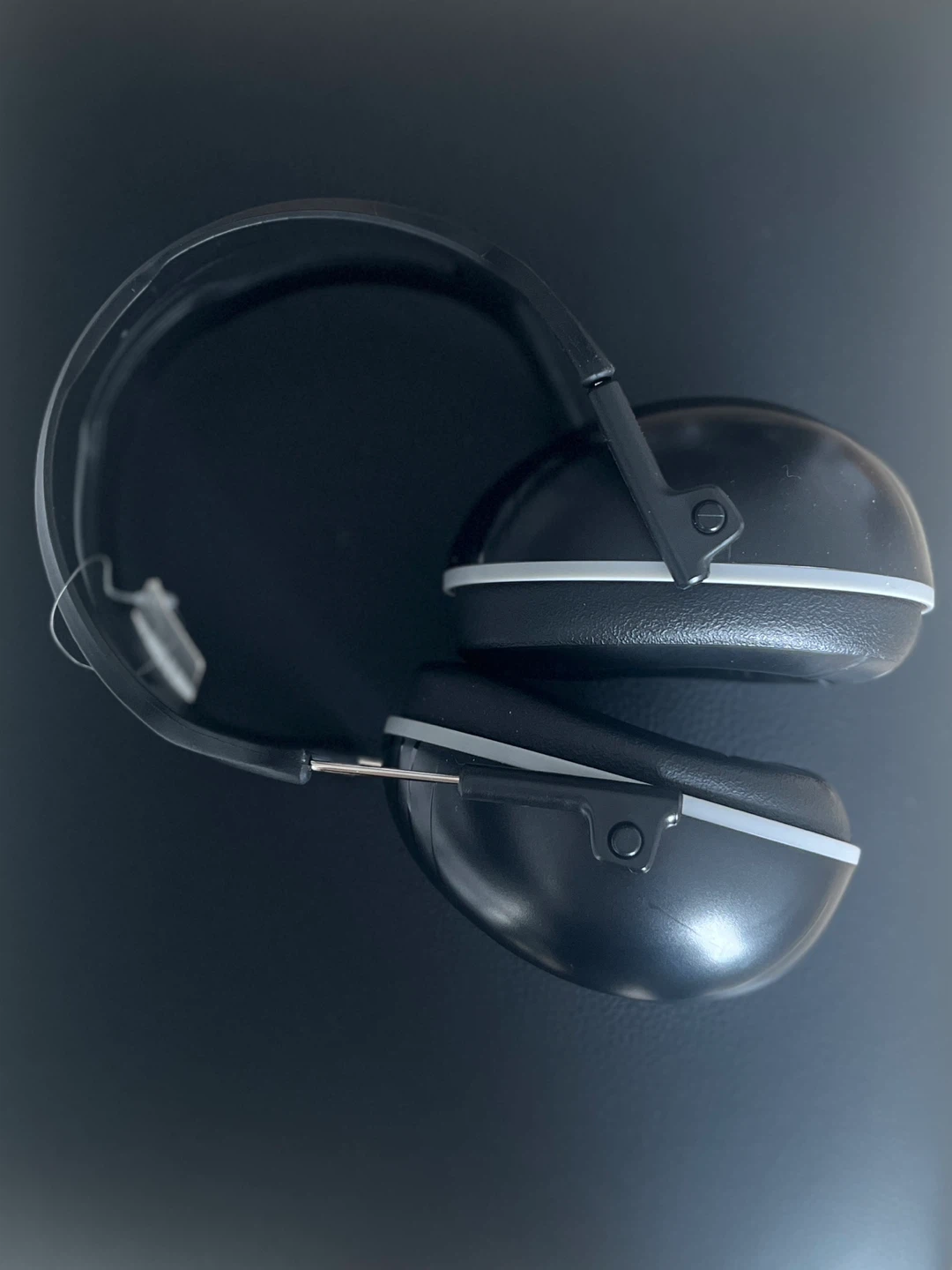 Black Noise Cancelling Earmuffs SNR 35db