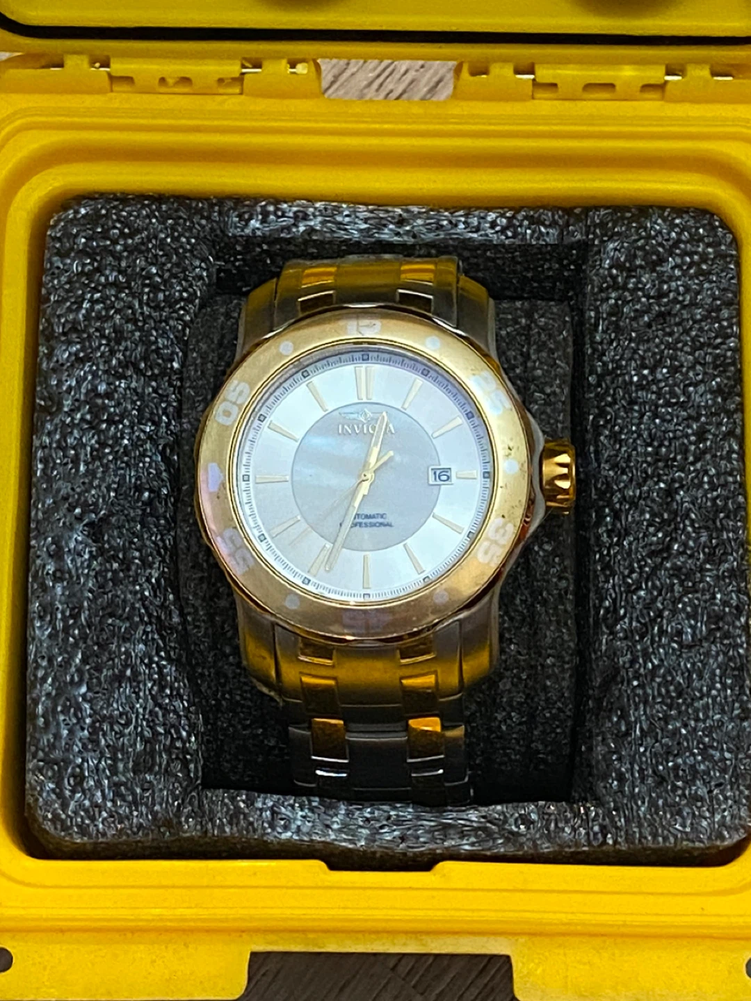 Men big face Invictor watch