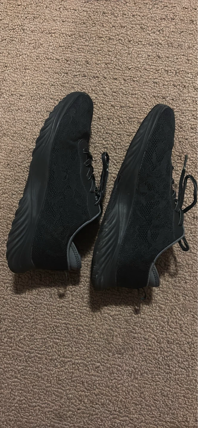 Black Athletic Shoes Size 9 - photo 3