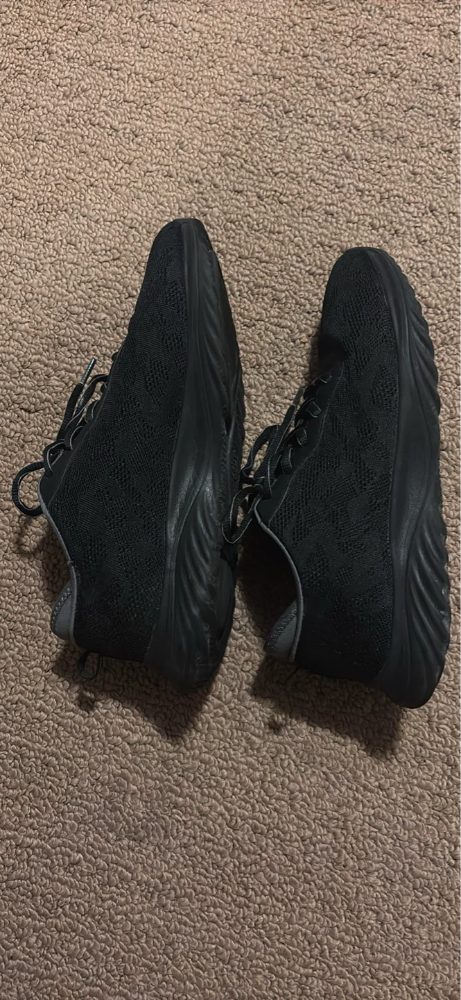 Black Athletic Shoes Size 9 - photo 2