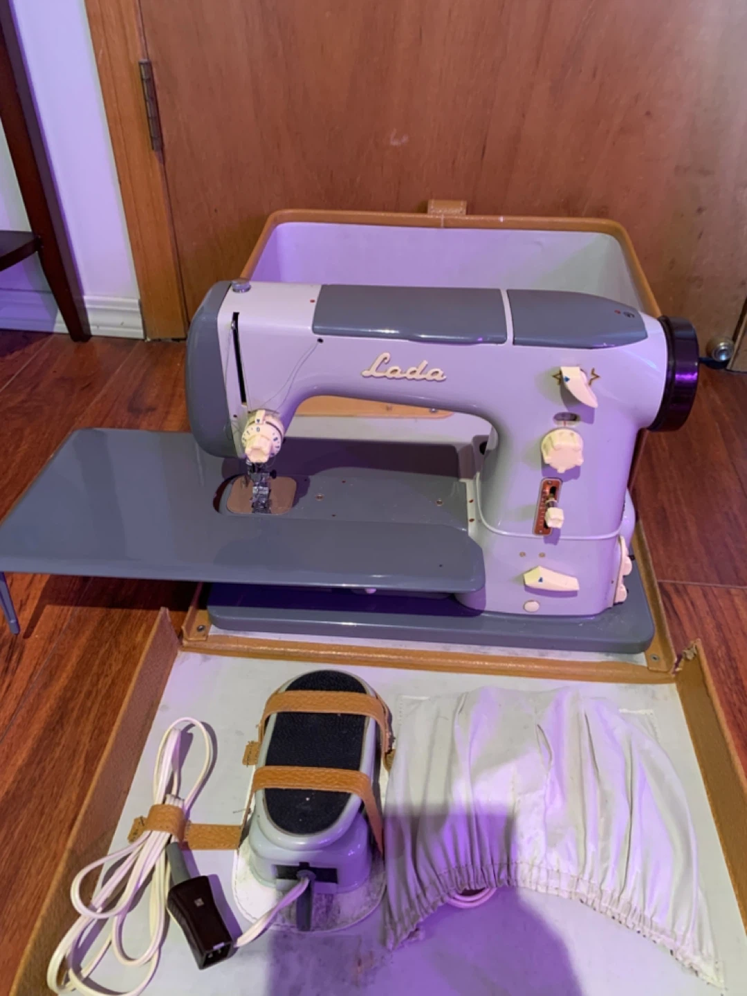Lada T132 Sewing Machine - photo 5