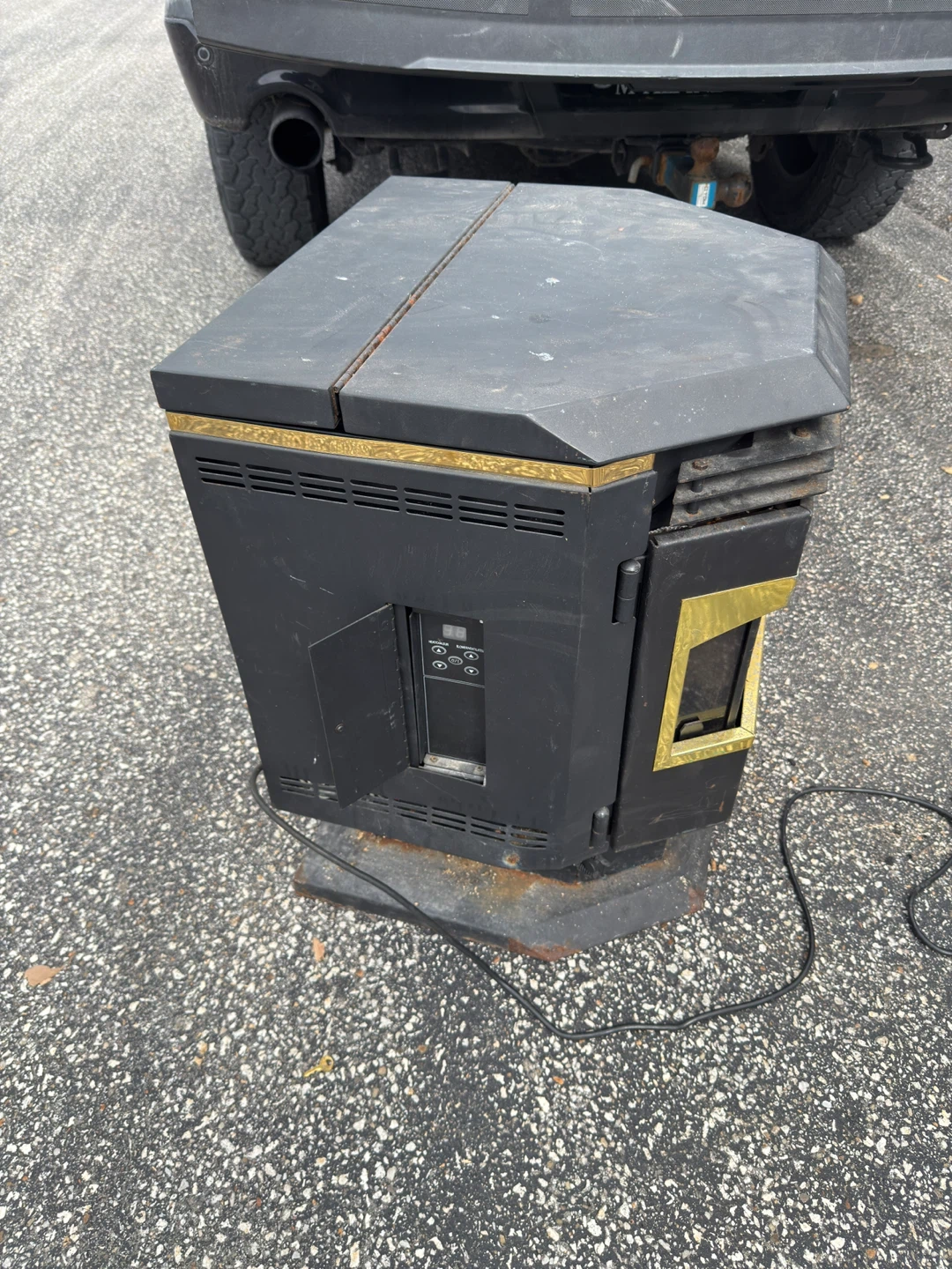 Used Black Pellet Stove - photo 2