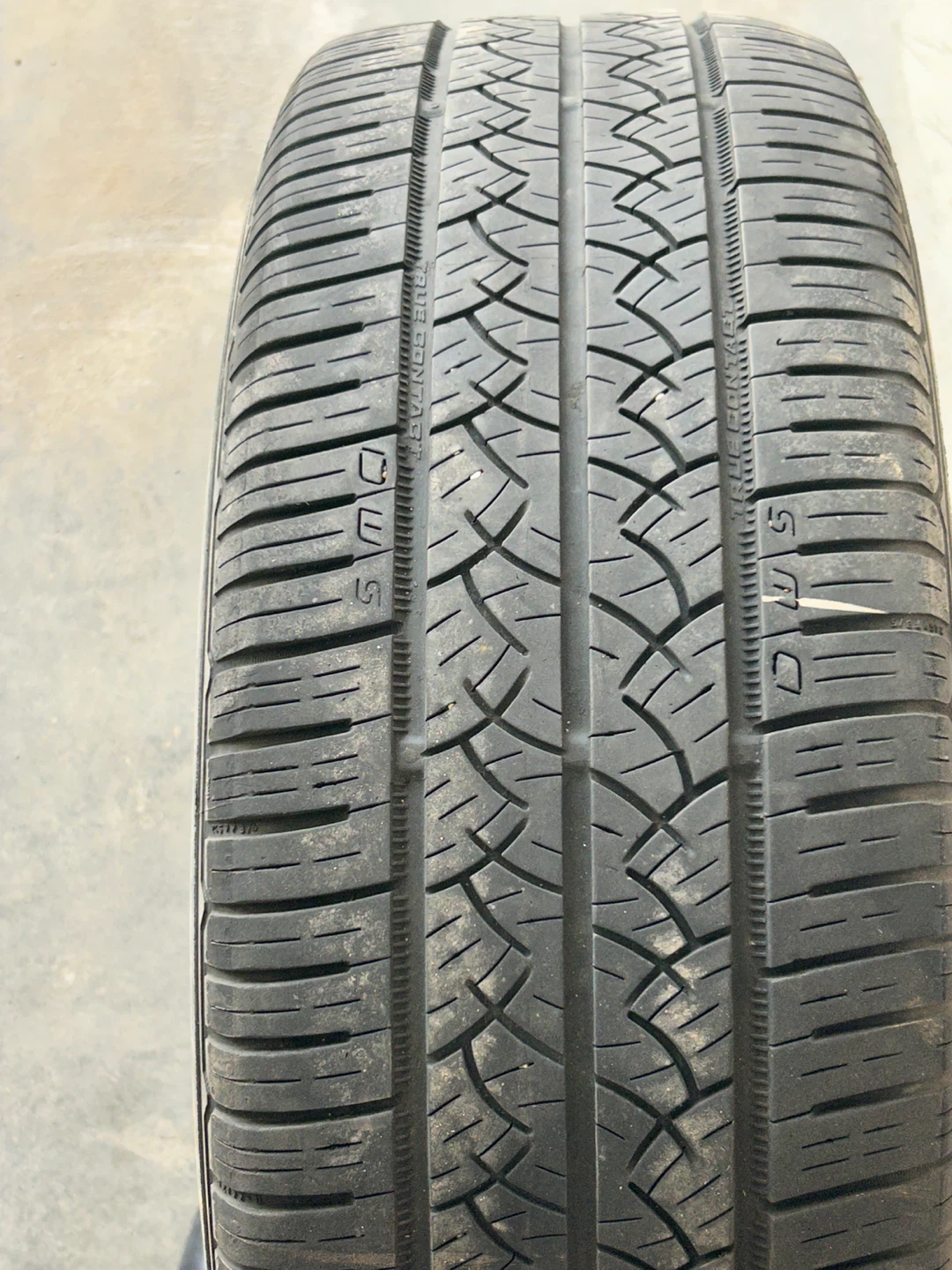 Continental TrueContact Tour Tire 215/60R16