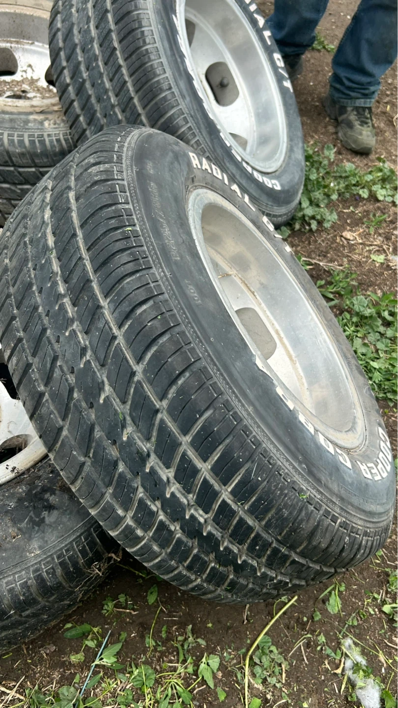 Cooper Cobra Radial G/T Tires with 15x8.5 Rims - photo 4