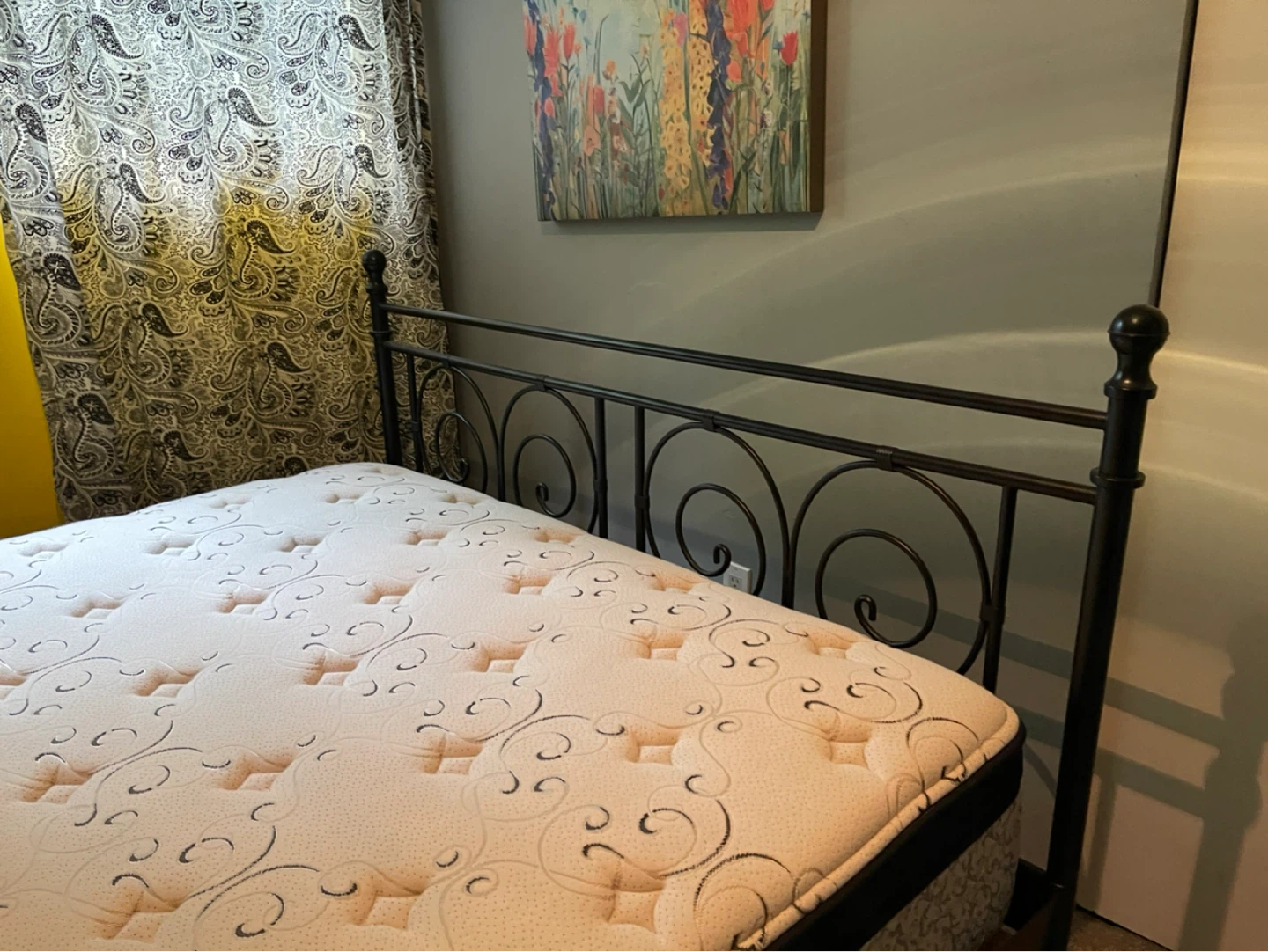 Queen Size  bed frame and Mattress - photo 4