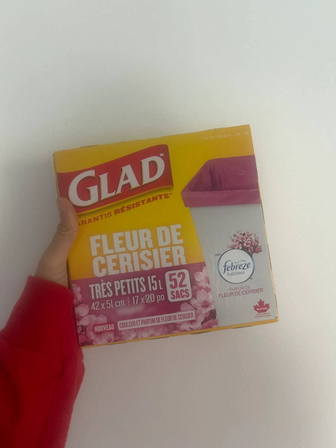 GLAD Cherry Blossom Scent Small Trash Bags 52 Count