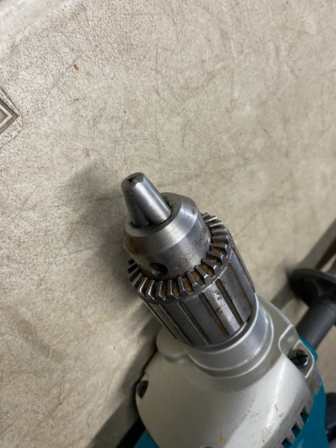 Makita 1/2” spade handle concrete/mixer drill - photo 2