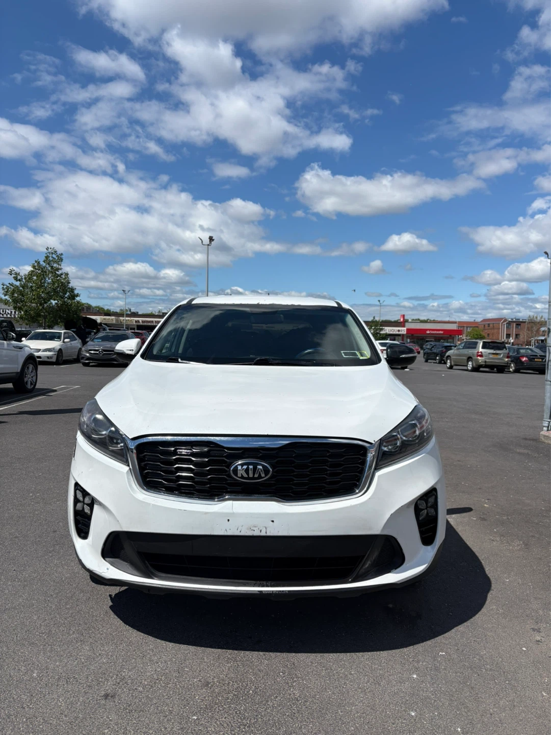 White Kia Sorento