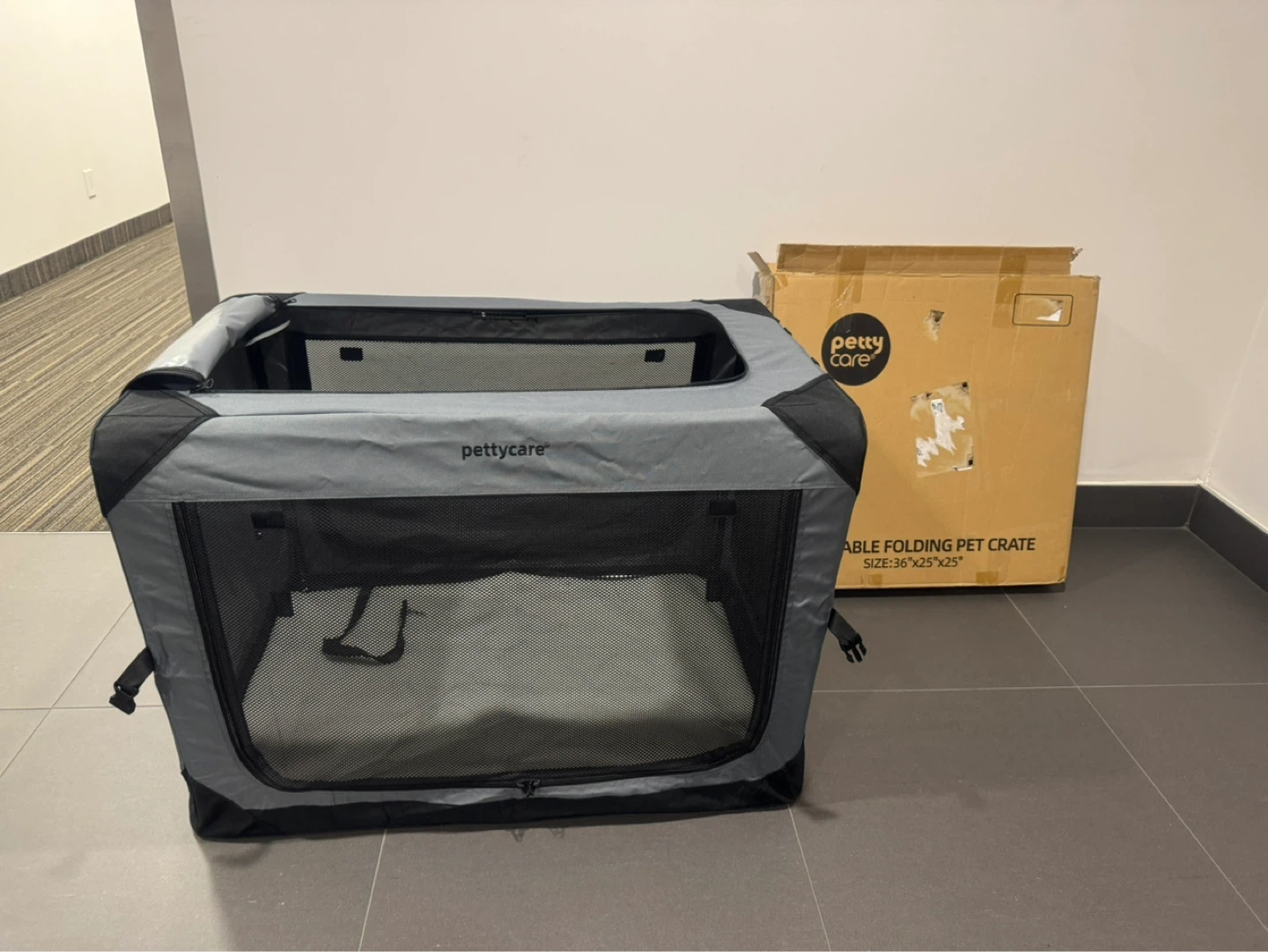 Brand New Pet / Dog Crate NEW in Box SIZE:36"x25"x25"