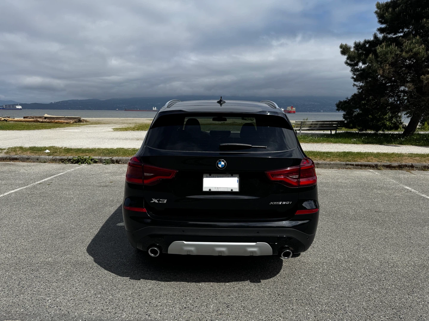 Black BMW X3 xDrive30i - photo 3