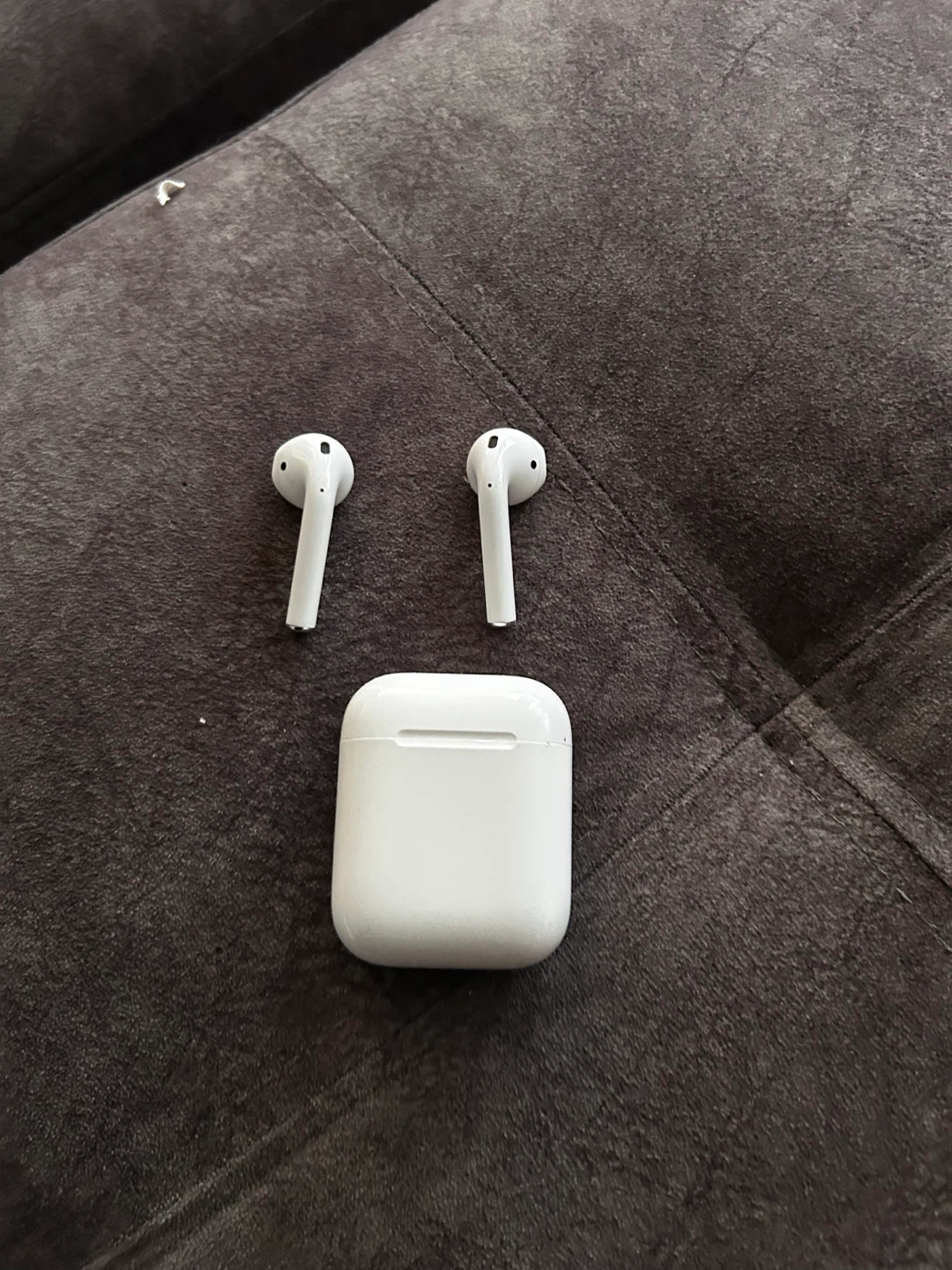 Apple AirPods (2nd generation)