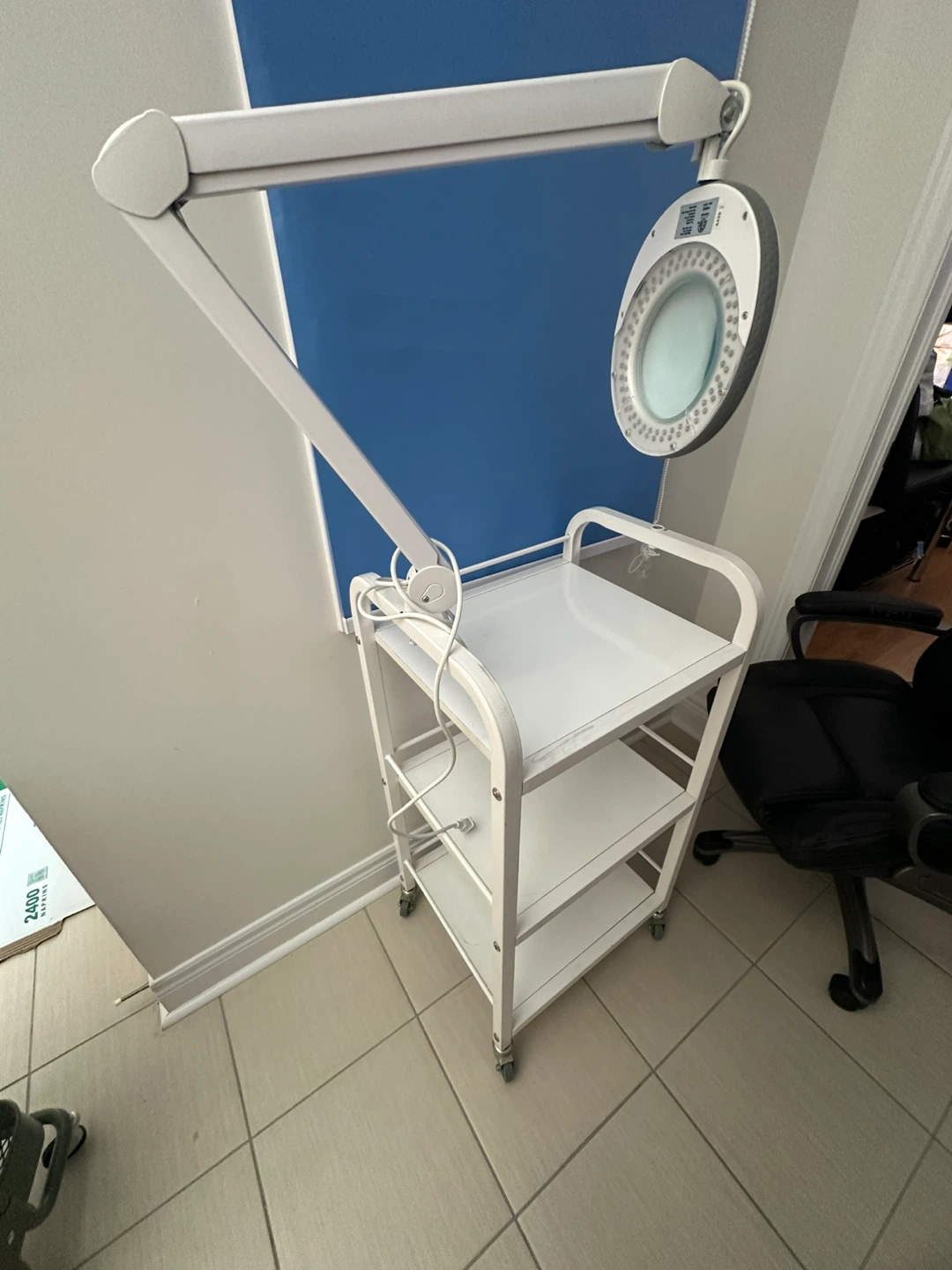 White Salon Trolley Cart with Magnifying Lamp