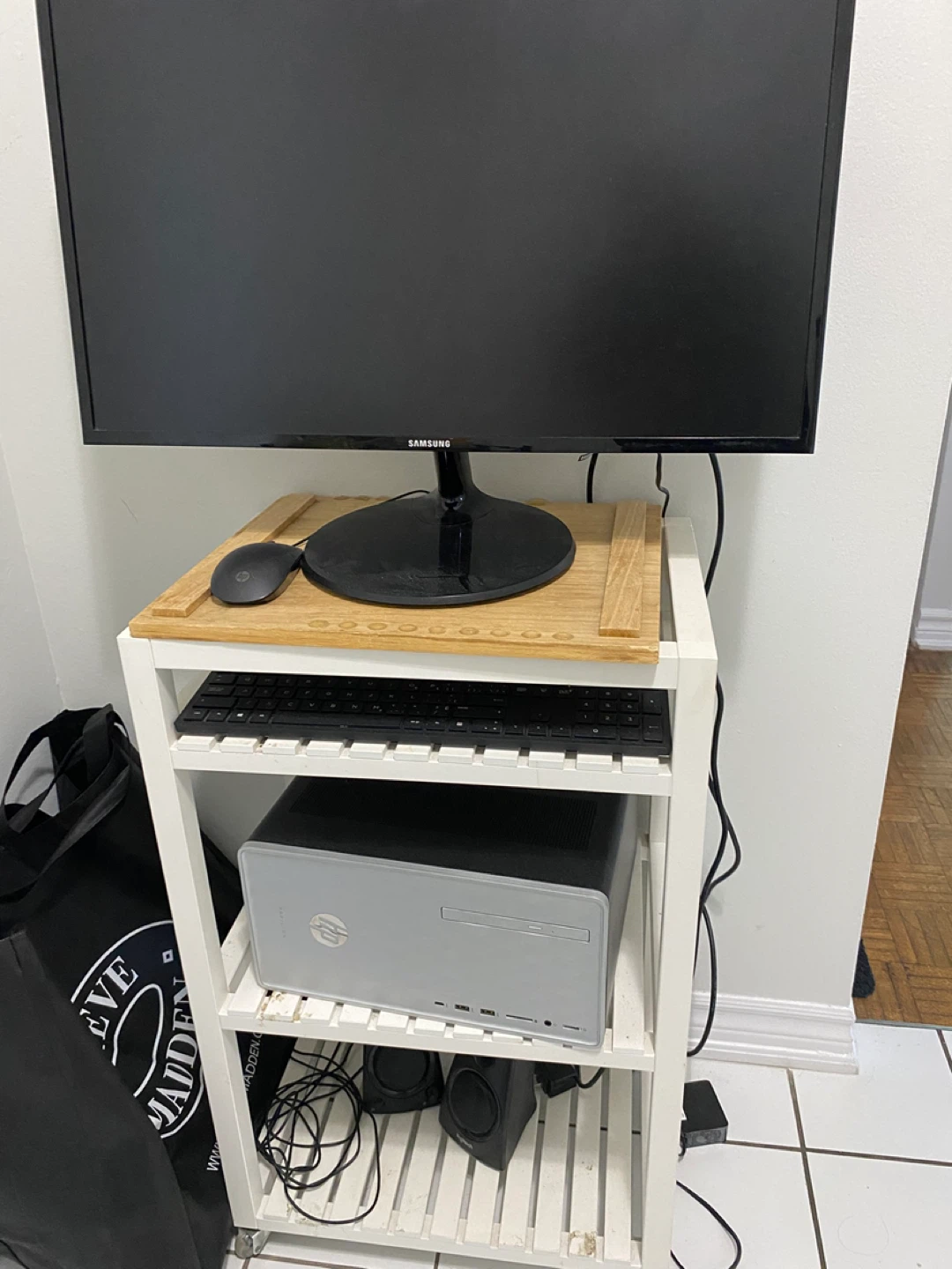 Samsung Monitor, HP Desktop Computer & Keyboard - photo 2