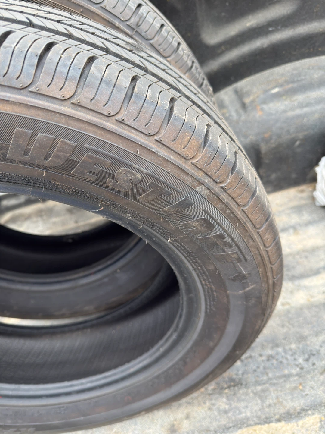2 west lake Tires 215/60R16