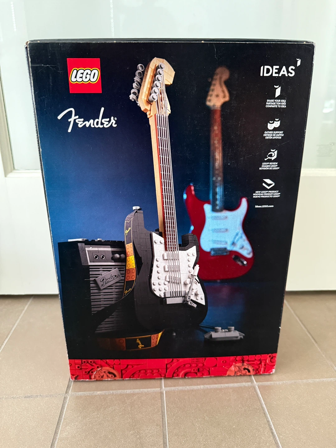 LEGO Ideas Fender Stratocaster 21329 - photo 2