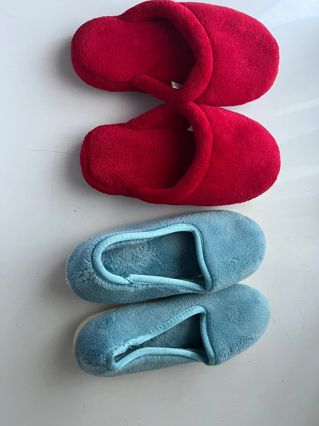 New House Slippers - Red Size S (5-6) and Blue Size 6.5-7 - photo 2