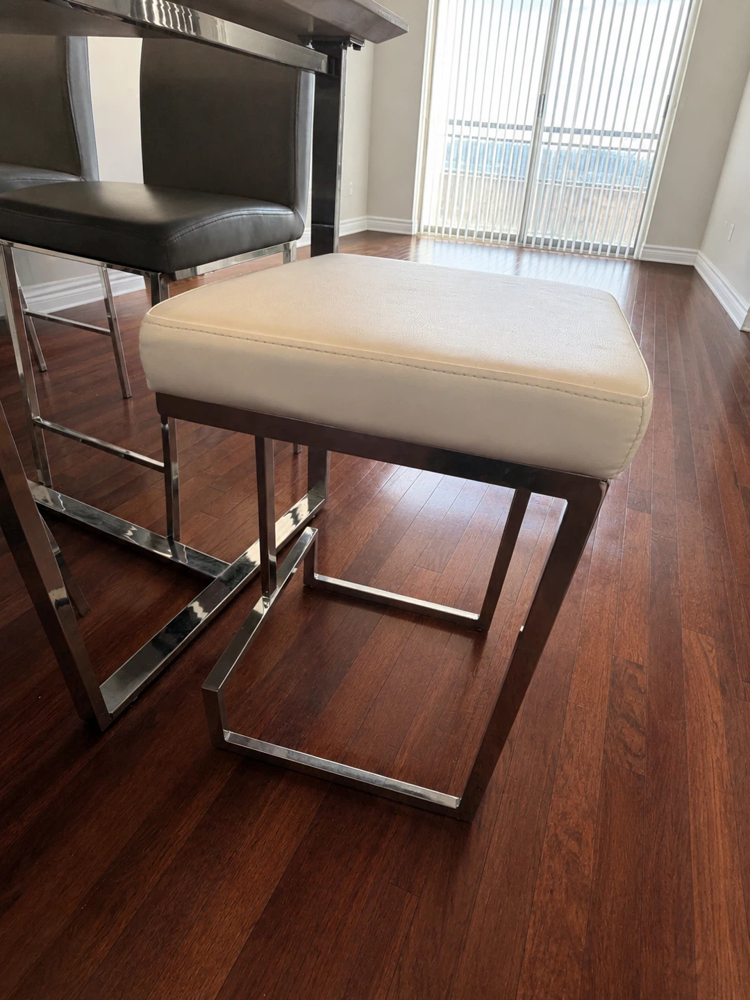 Modern Marble Dining Table Set – 6 Chairs Included - photo 4