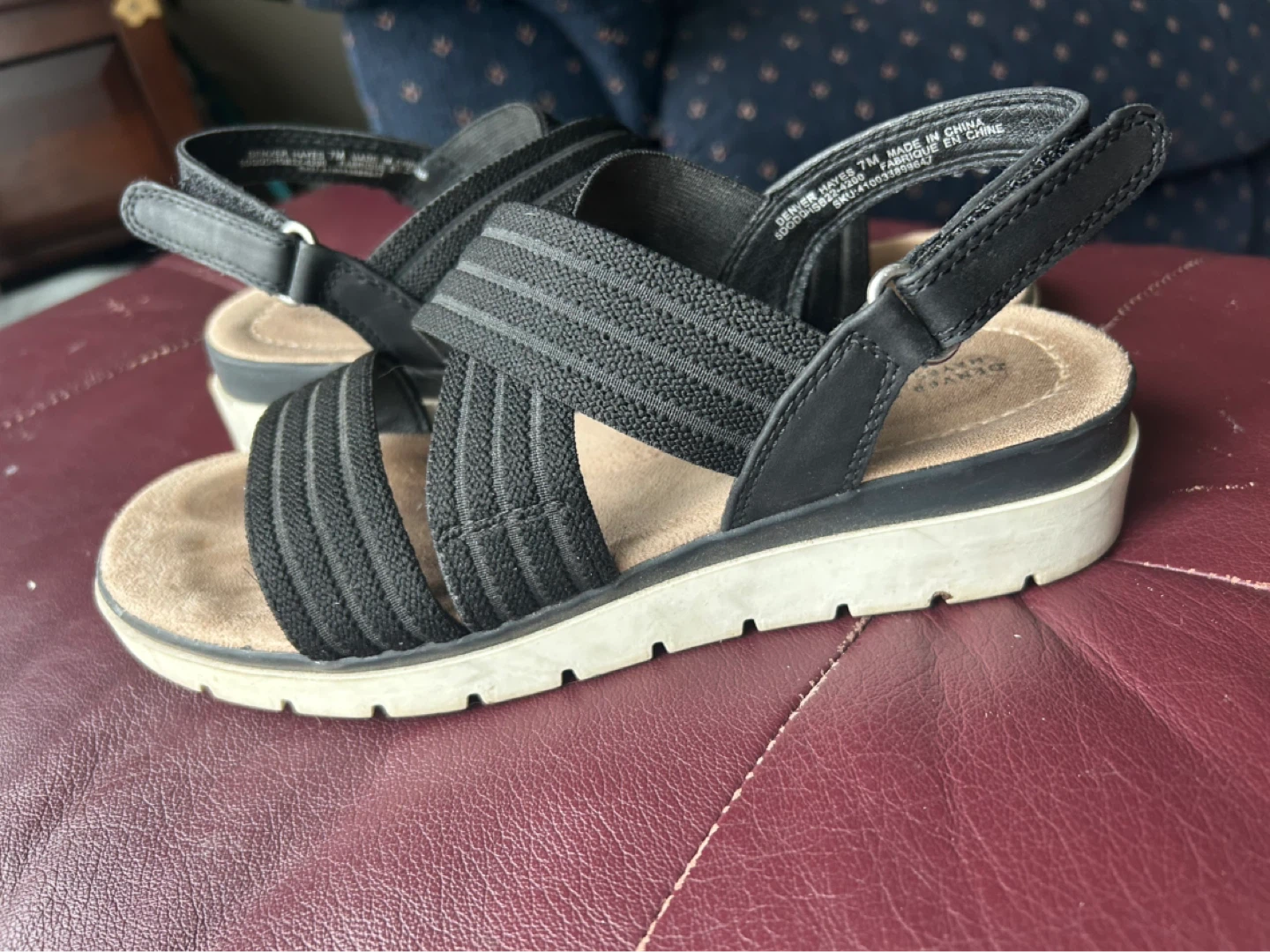 Denver Hayes Black Elastic Strap Sandals - photo 2