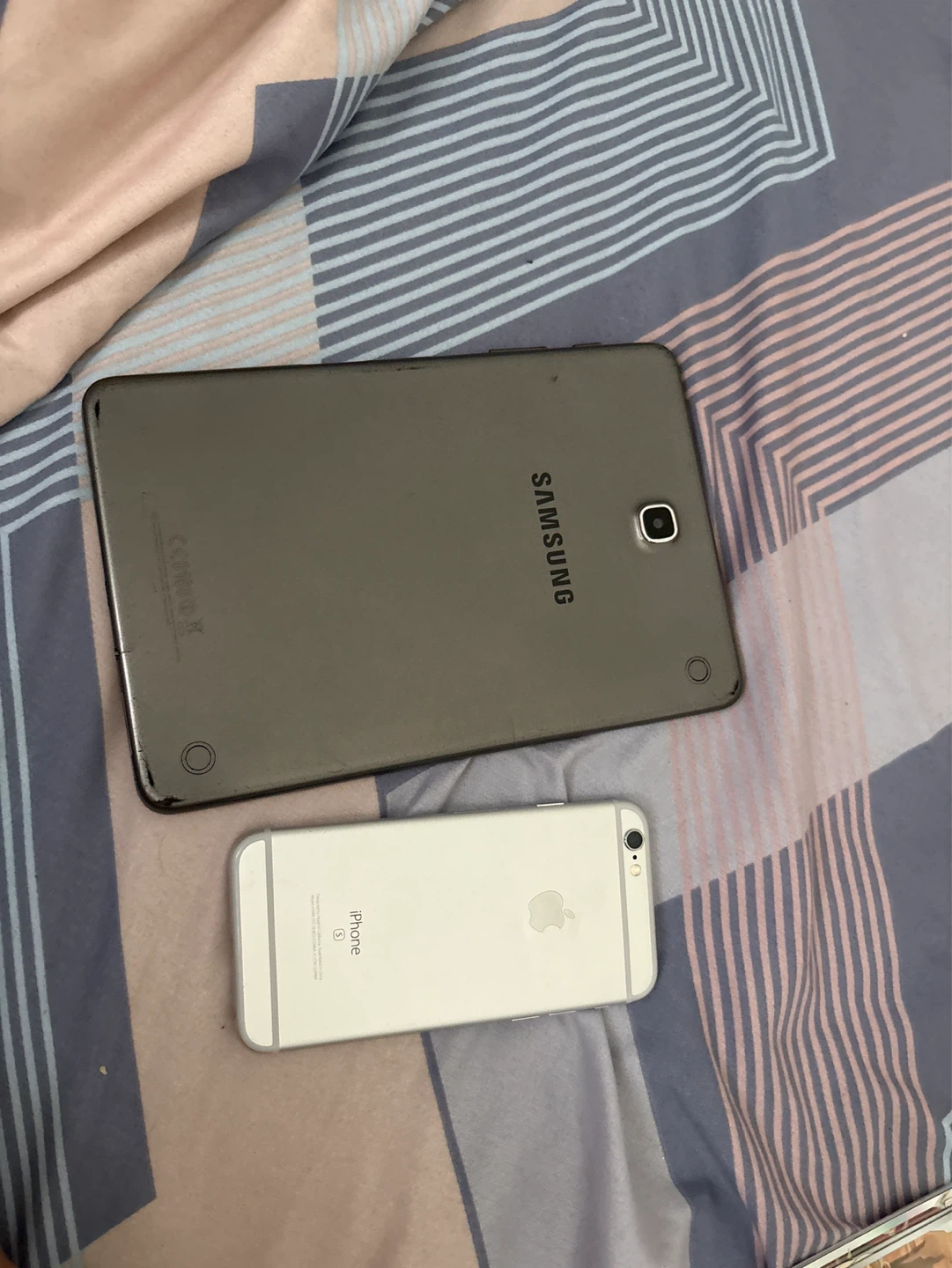 Samsung Tablet and iPhone - photo 2