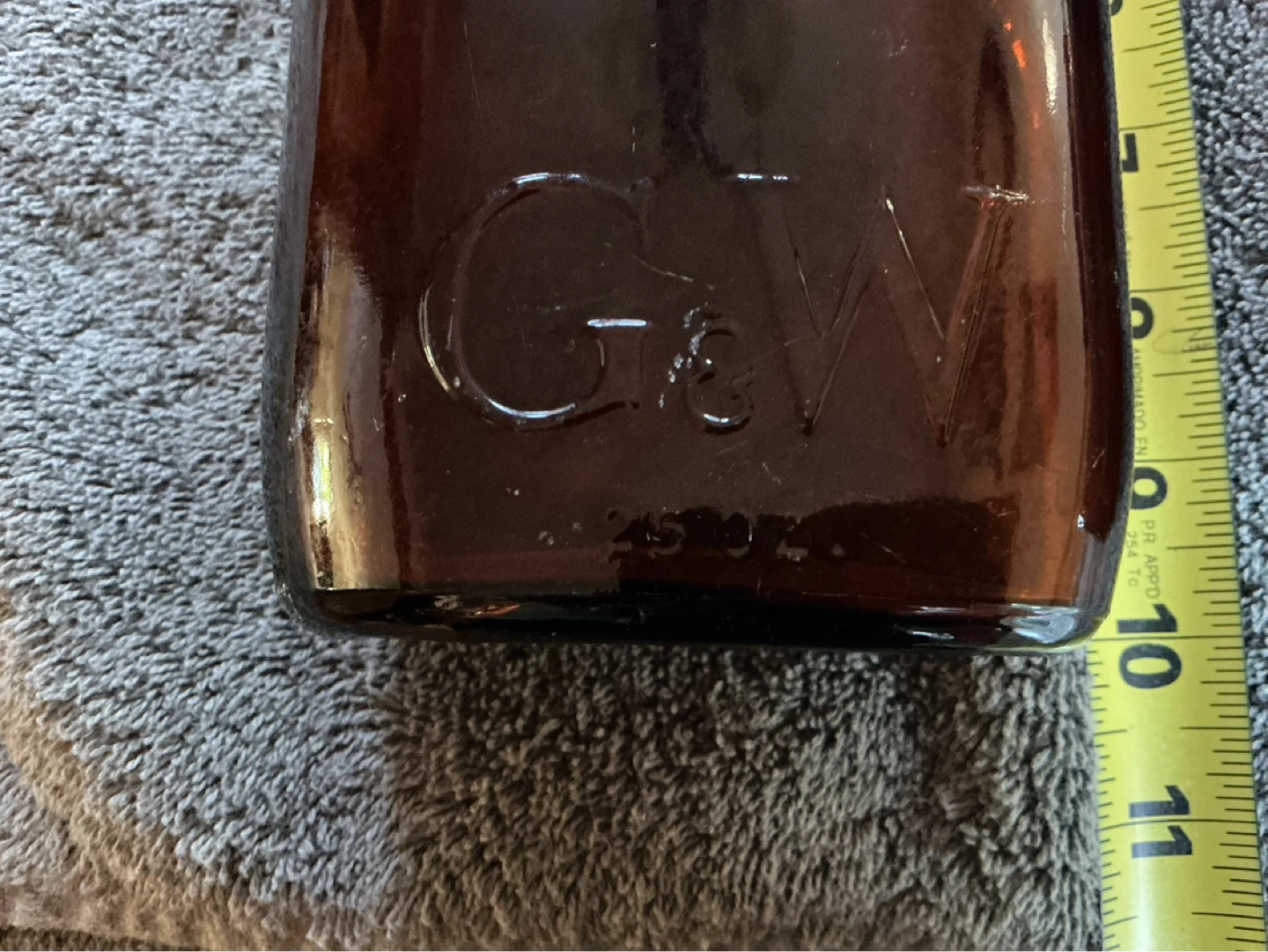 2. 1950’s G&W GOODERHAM WORTS 25oz Brown Whisky Bottles - photo 3