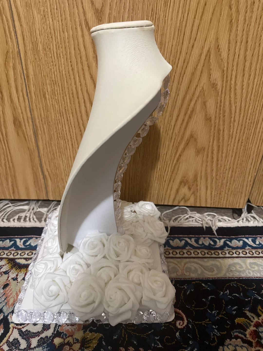 White Rose & Crystal Necklace Bust Display - photo 2
