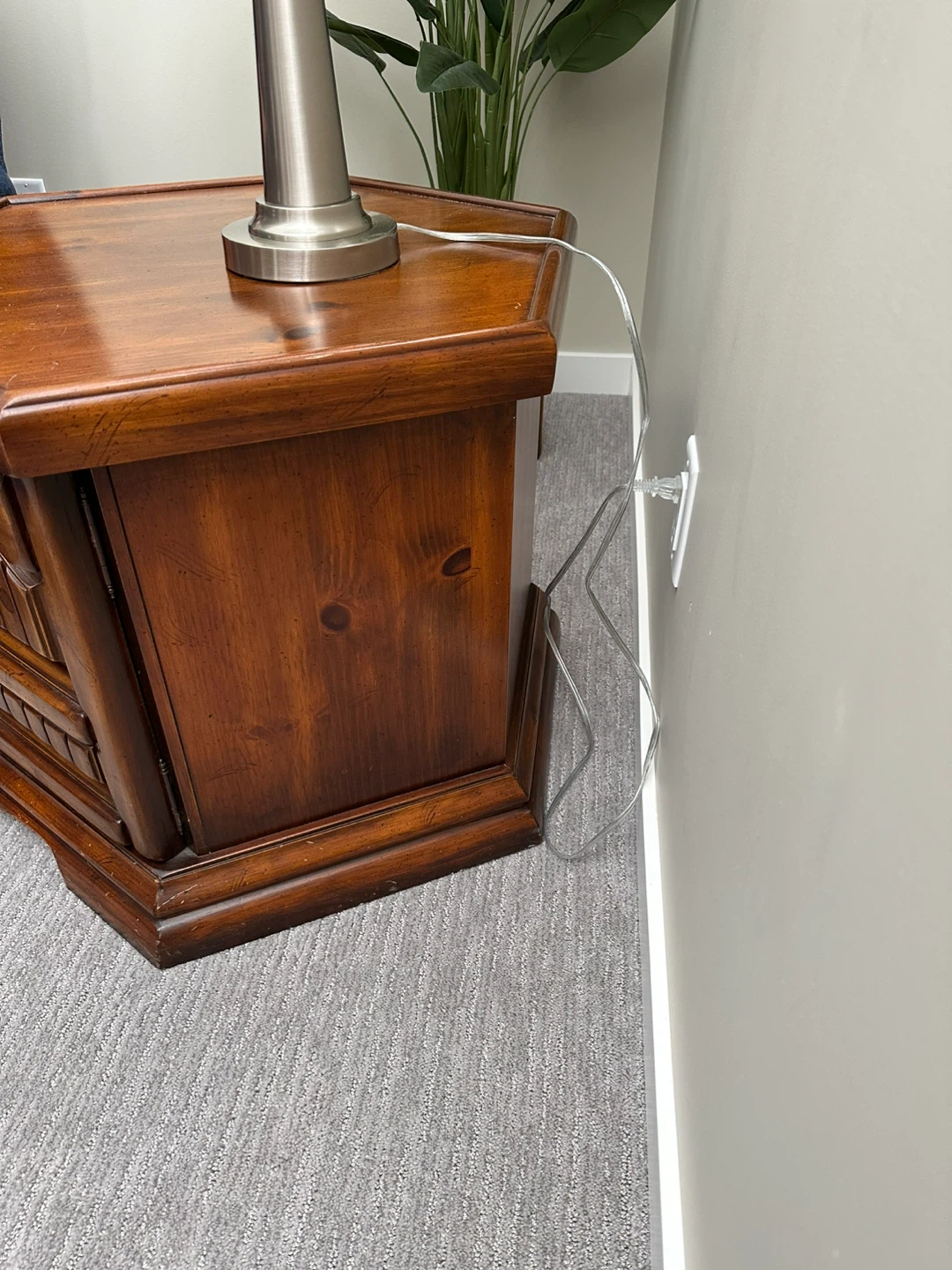 *Moving Sale* Set of 2 Solid wood Side tables - photo 5