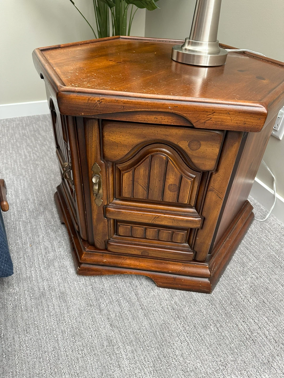 *Moving Sale* Set of 2 Solid wood Side tables - photo 4