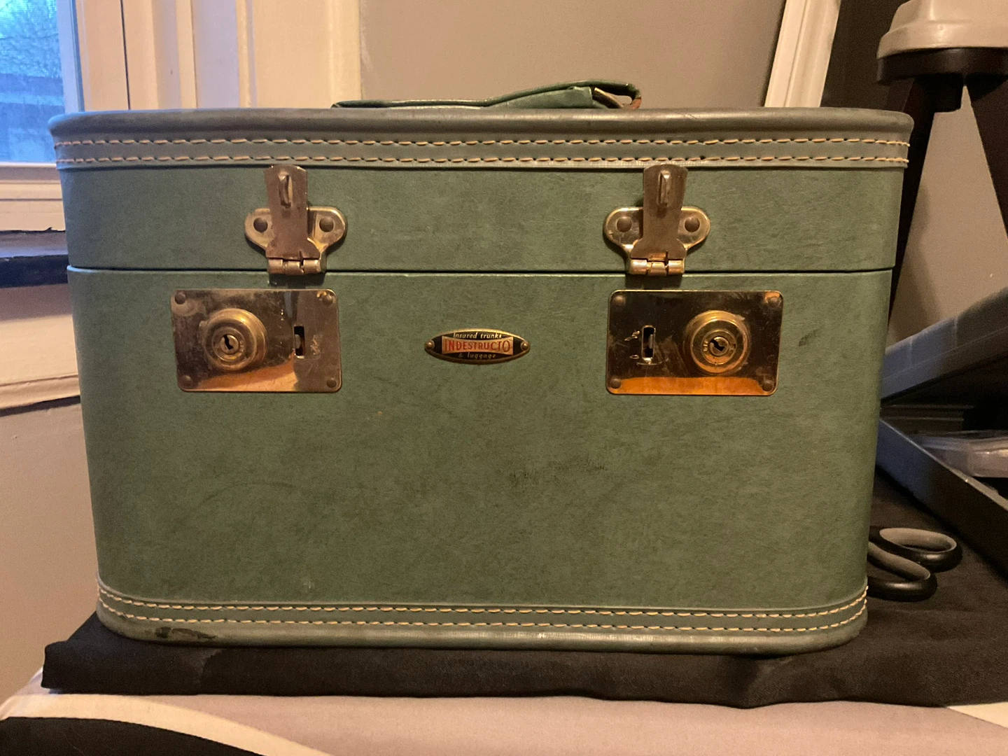 Vintage "Union Made" Luggage Co. Train Case Vanity Bag