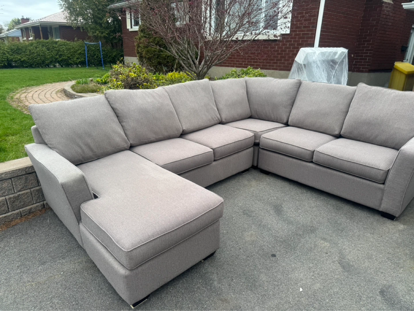 Grey Sectional Sofa with Chaise