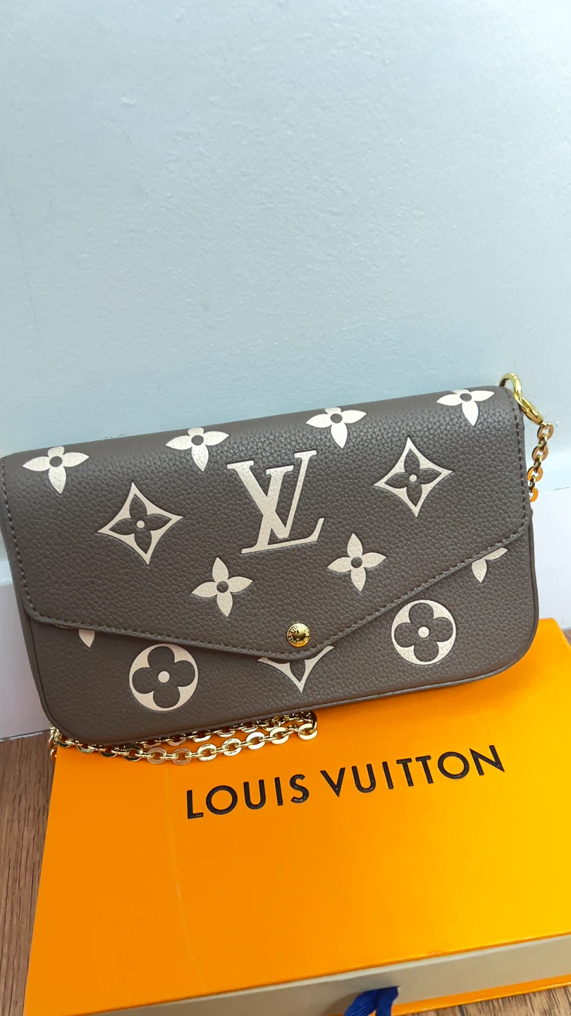 Louis Vuitton Pouch/Wallet on Chain Grey Monogram