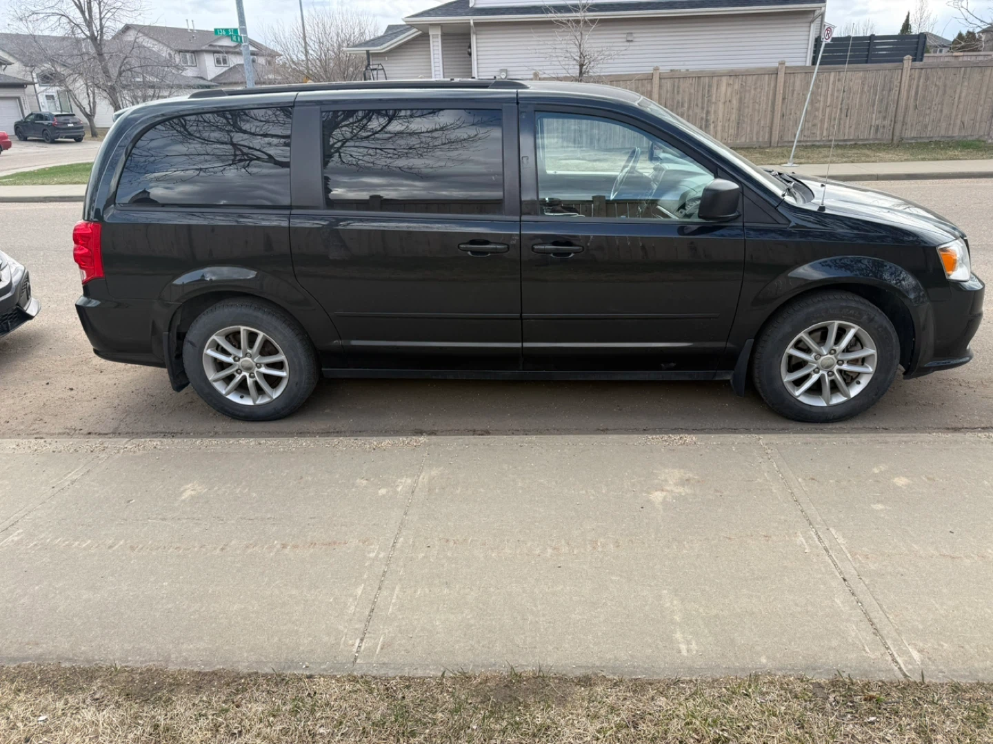 Black Dodge Grand Caravan SXT Minivan - photo 4