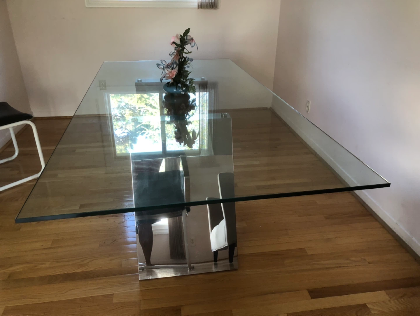 Glass Dining Table with Mirrored Base - photo 4