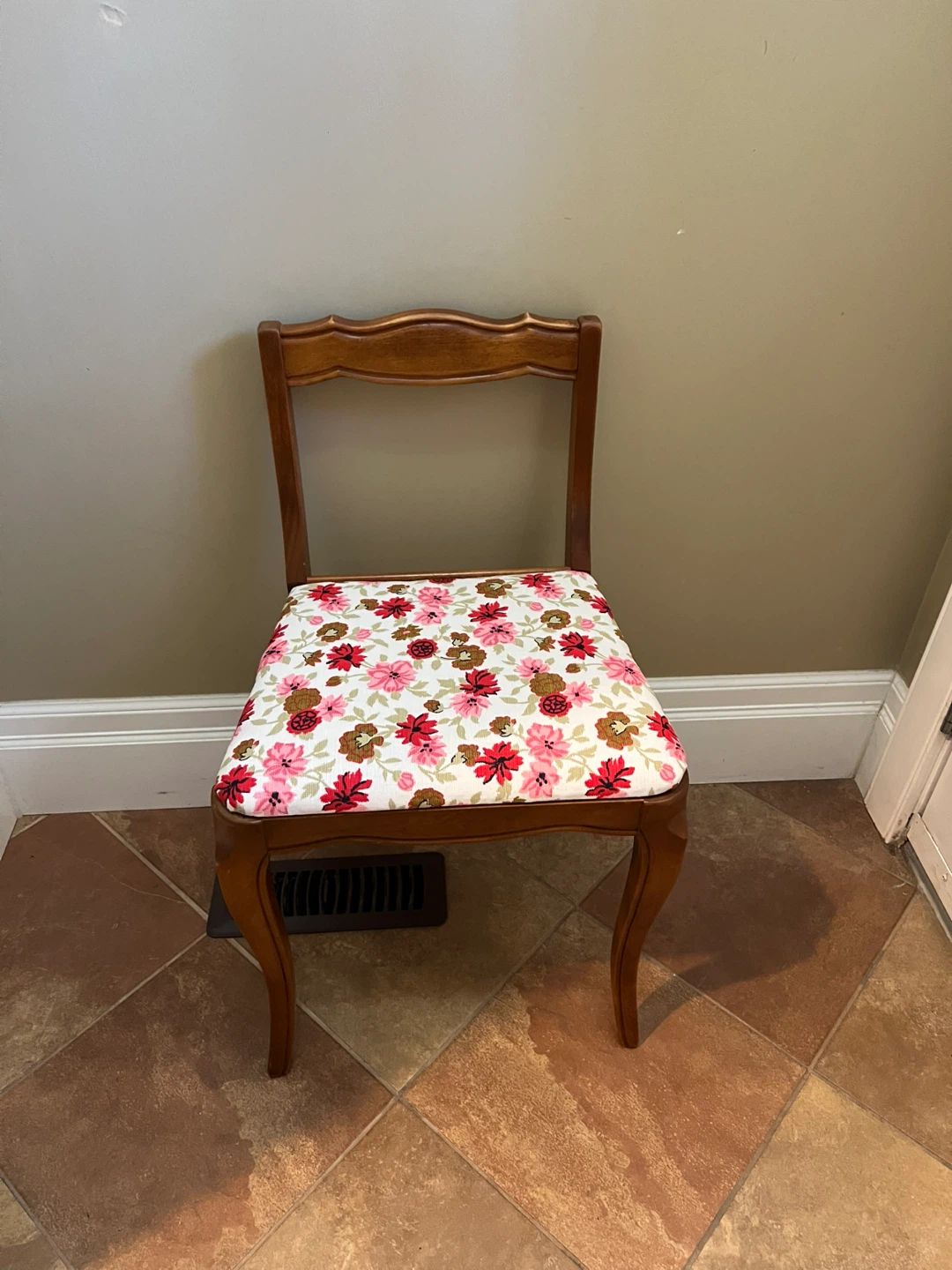 Vintage French Provincial Vanity Chair - photo 3
