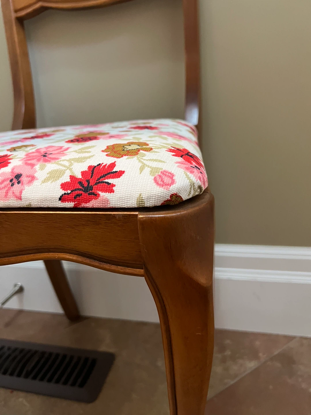 Vintage French Provincial Vanity Chair - photo 4