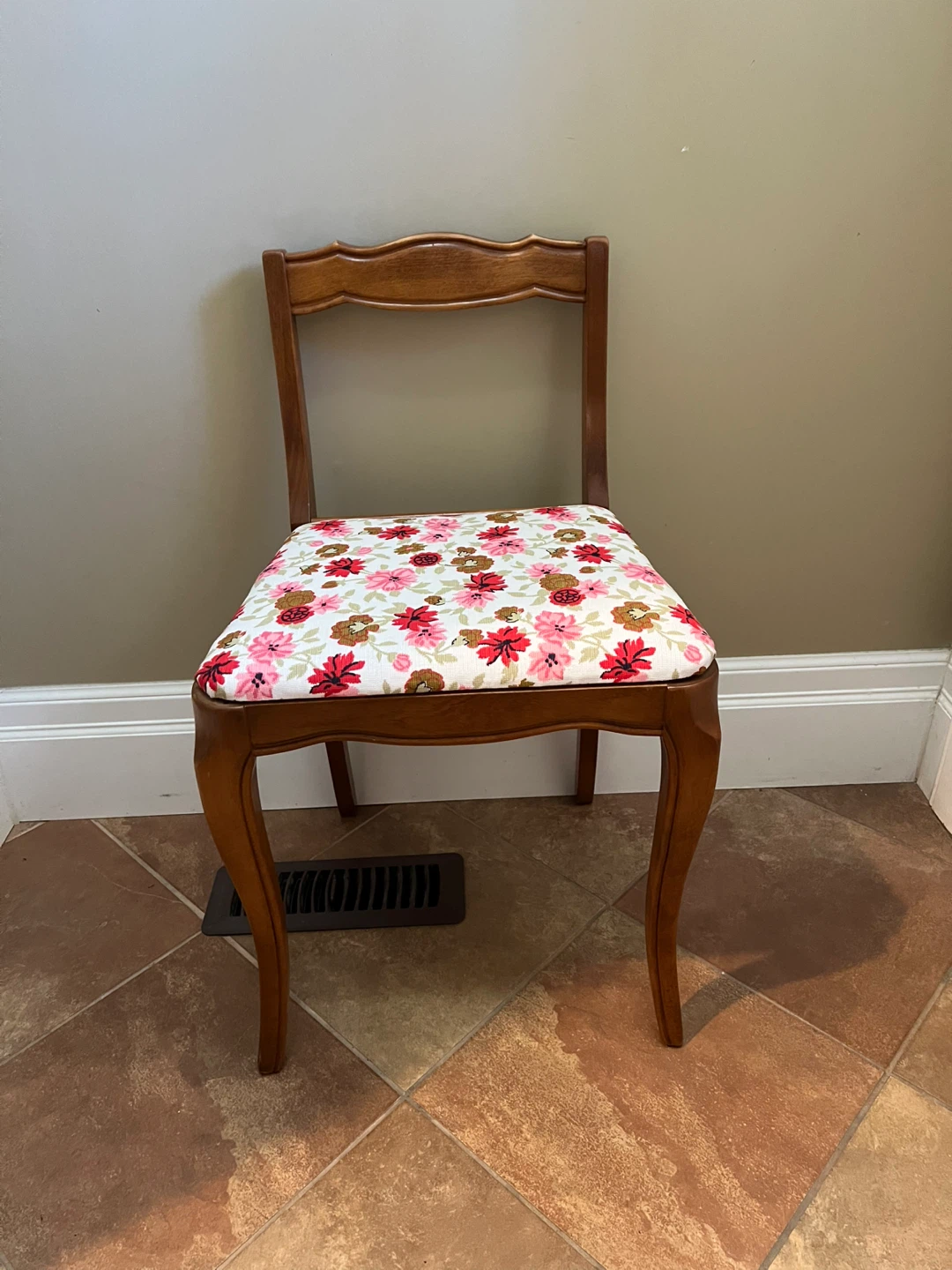Vintage French Provincial Vanity Chair - photo 2
