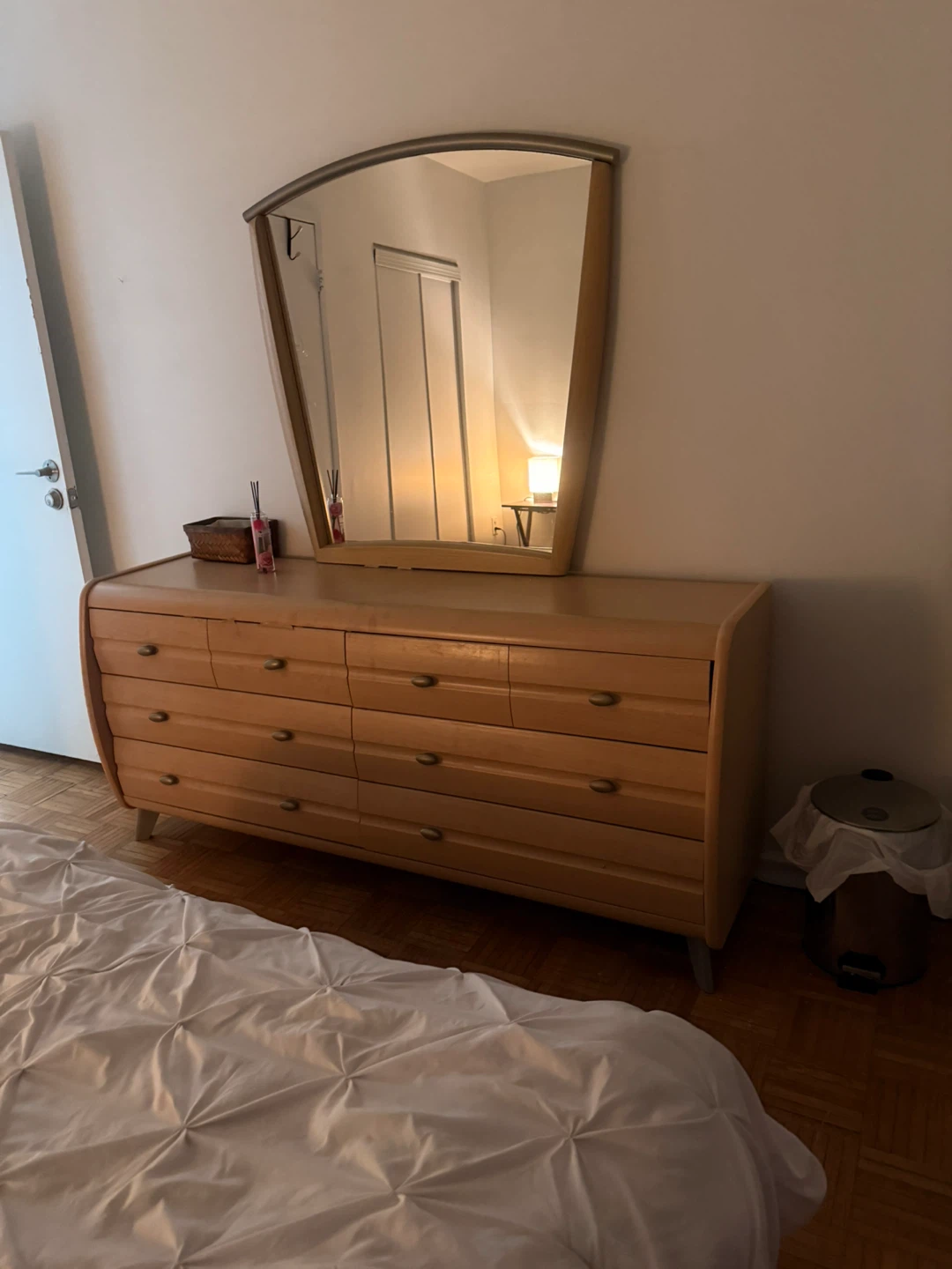 Female roommate - photo 3