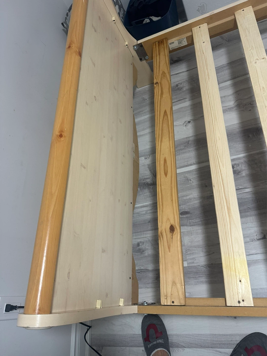 Wooden bed frame with slatted base - photo 2