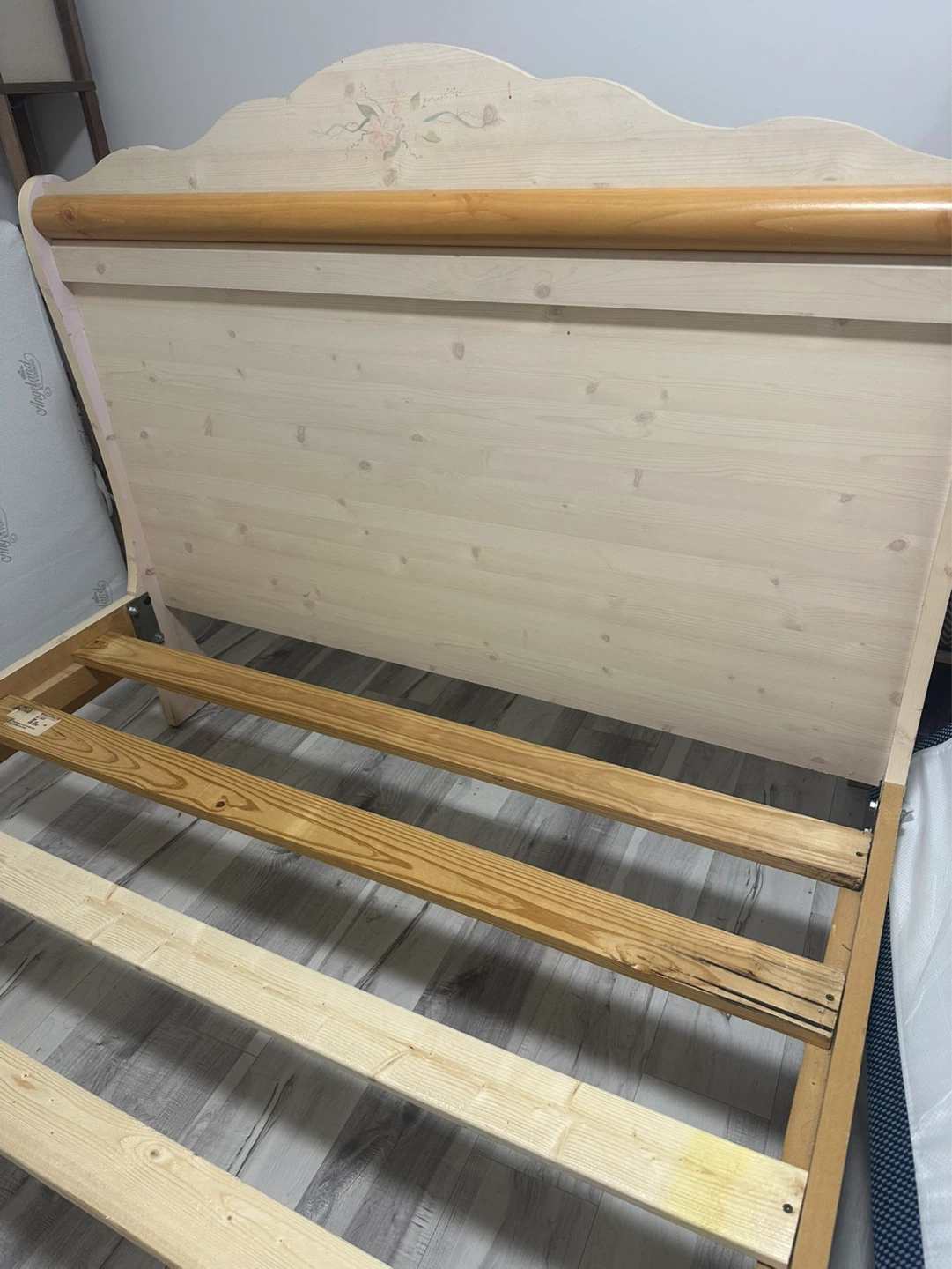 Wooden bed frame with slatted base - photo 4