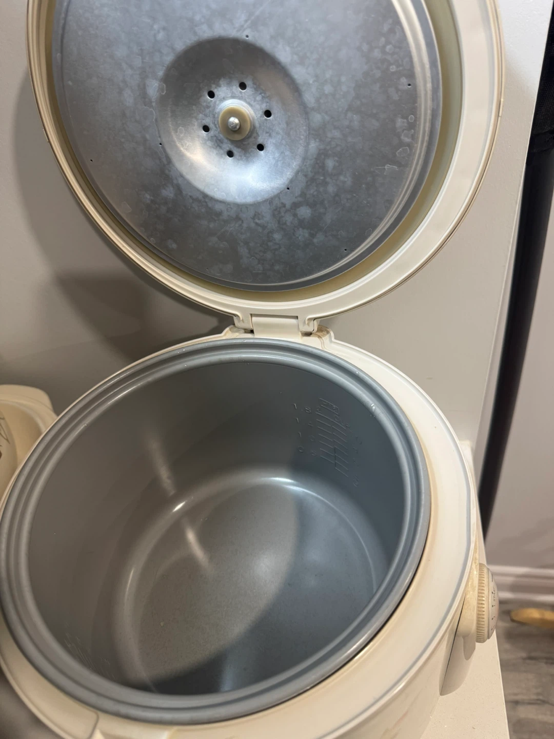 Novita HJ-103 Rice Cooker - photo 3