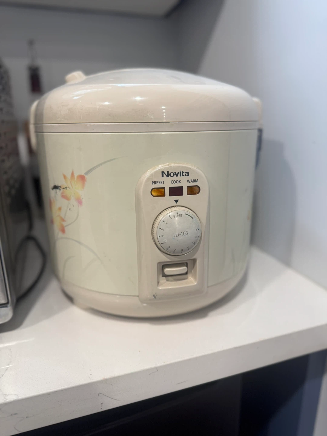 Novita HJ-103 Rice Cooker - photo 2