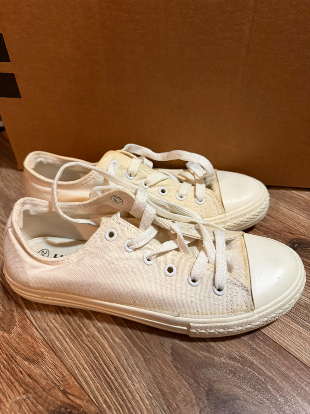 Size 6-7 Sneakers Take em all - photo 3