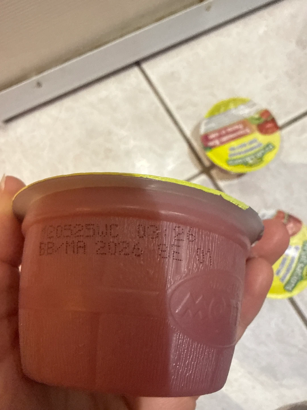 Mott's Fruitsations Unsweetened Strawberry Kiwi Cups (4 Pack) - photo 2