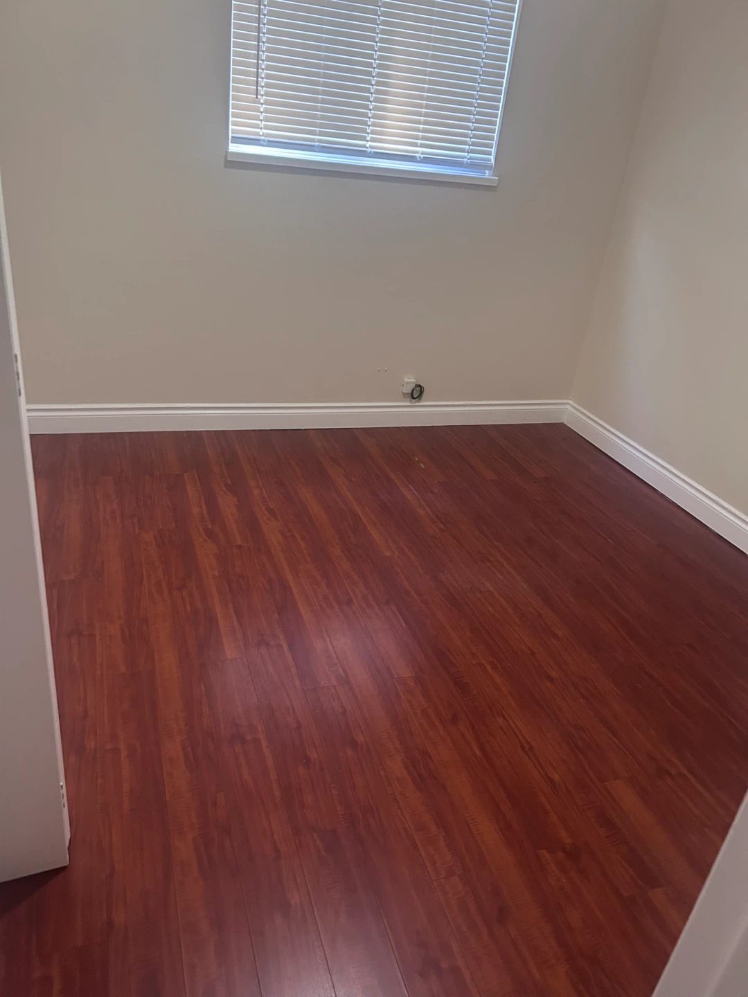 2 bedrooms Basement suit for rent - photo 5