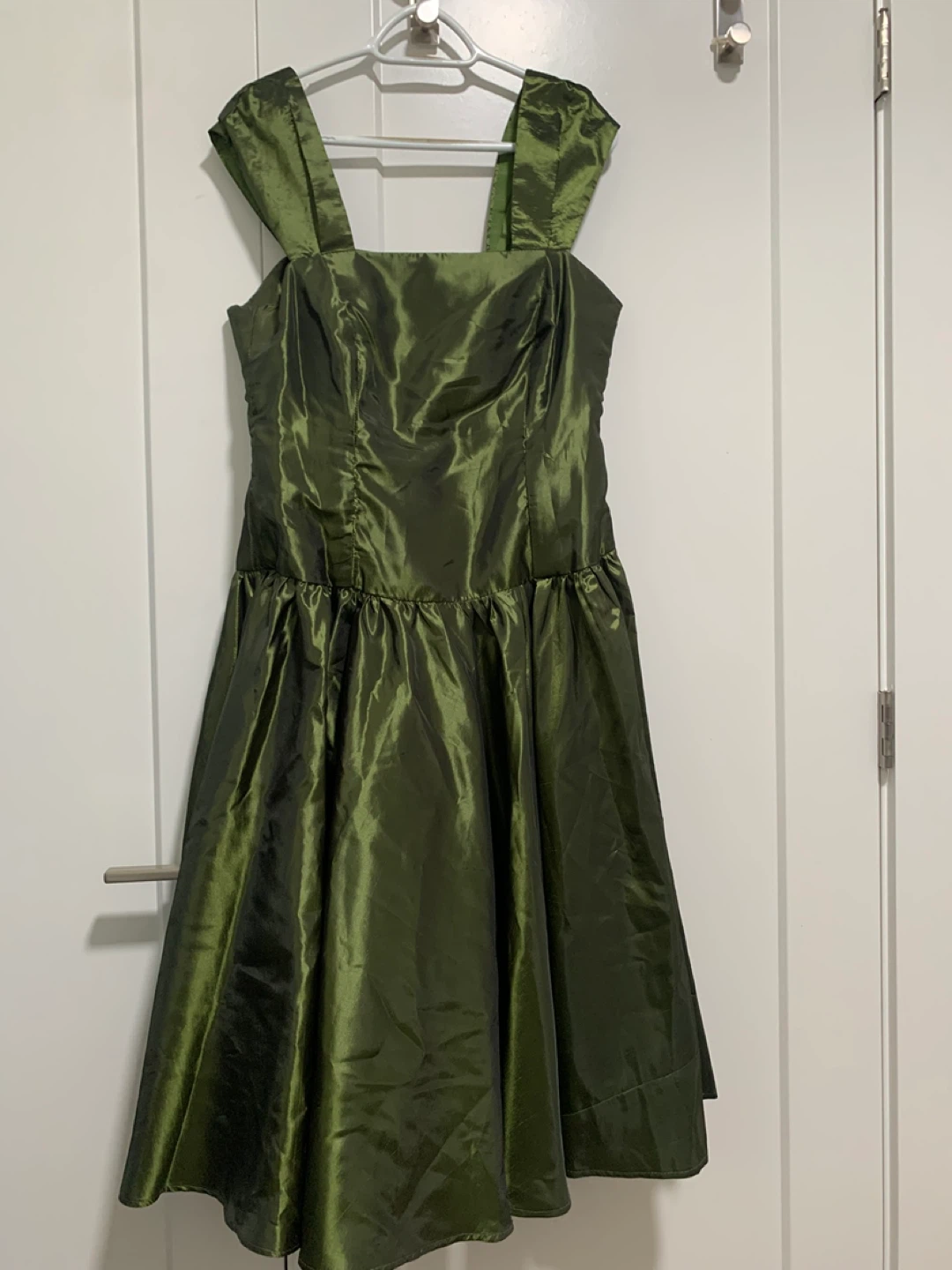 Handmade Hannah Designs Emerald Green Satin Dress Size 12 - photo 4