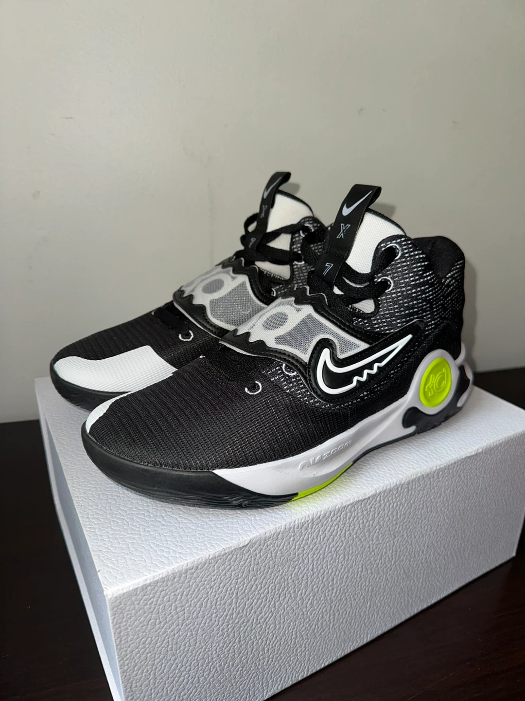 Nike KD Trey 5 VIII Basketball Shoes size 9.5